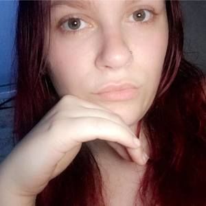 Meet your Posher, Caitlin